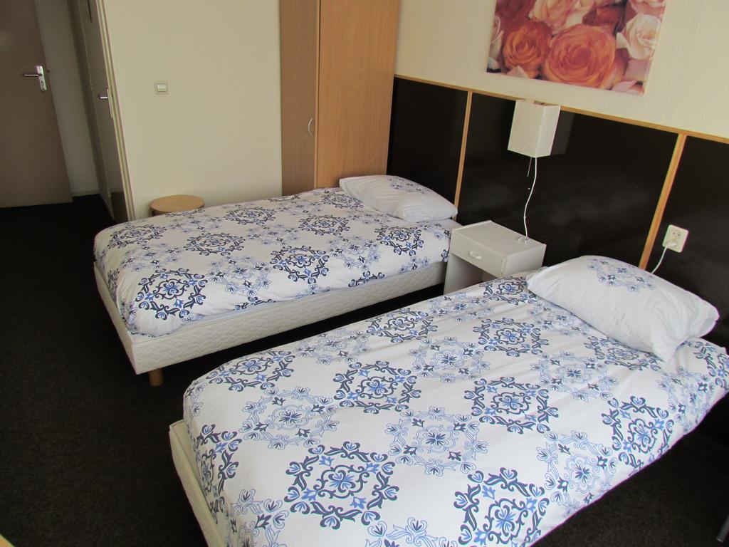 Hotel Cafe Woud Den Helder Bagian luar foto
