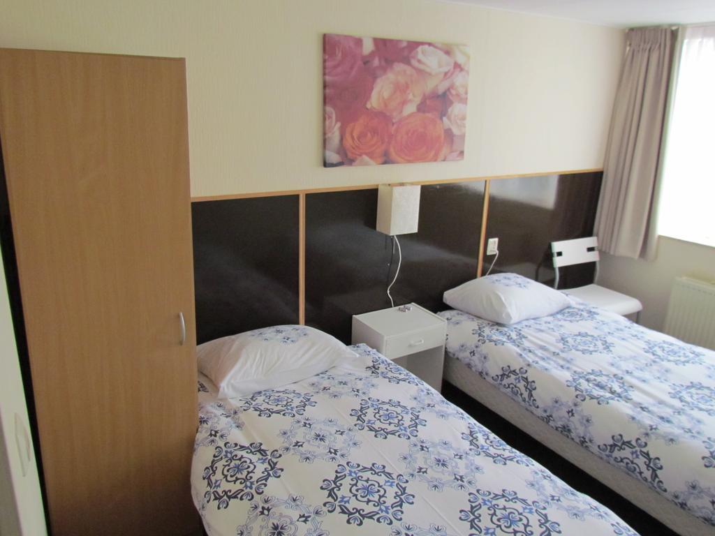 Hotel Cafe Woud Den Helder Bagian luar foto